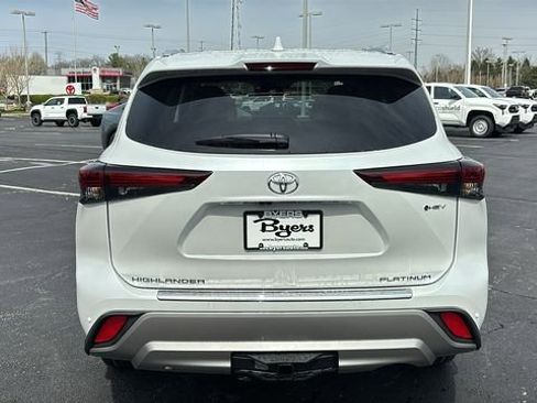 New 2026 Toyota Highlander Platinum image 36