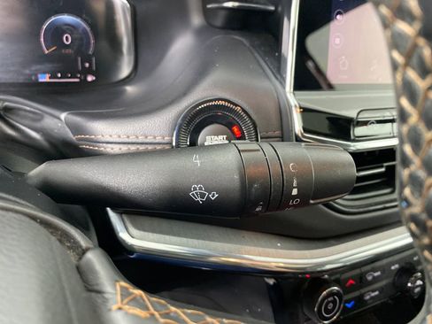 Used 2022 Jeep Compass Limited w/ (RED) Package image 17