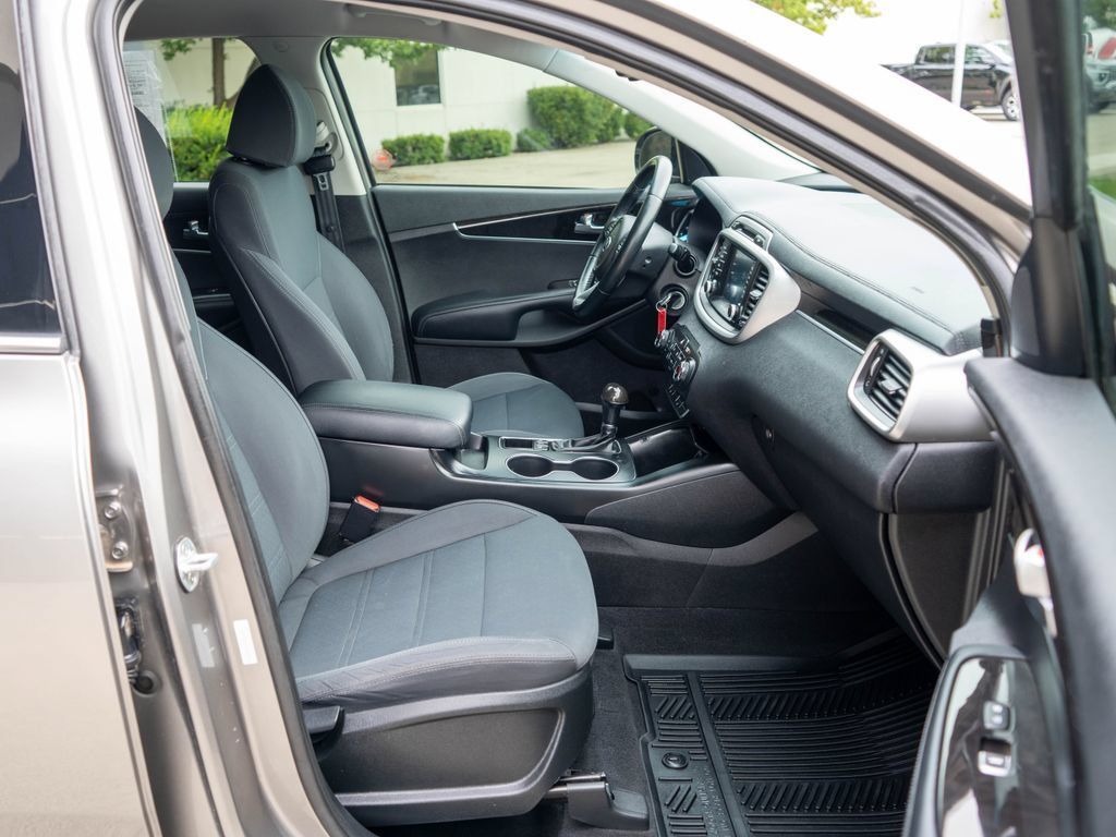 Used 2018 Kia Sorento AWD image 10