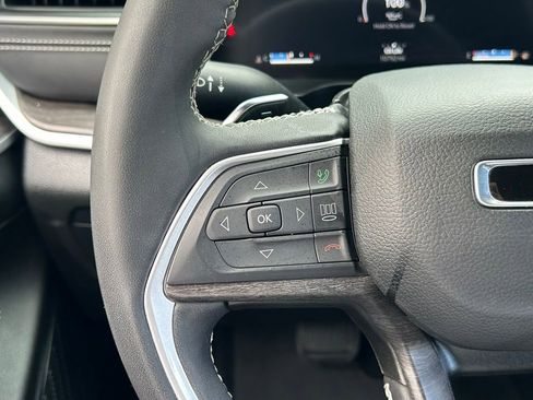 Certified 2024 Jeep Grand Cherokee Limited w/ Black Appearance Package image 50