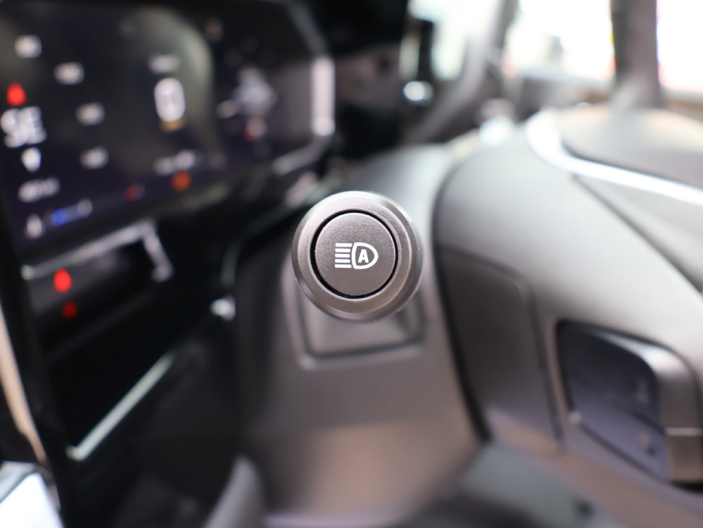 New 2026 GMC Sierra 1500 SLE AWD/4WD image 13