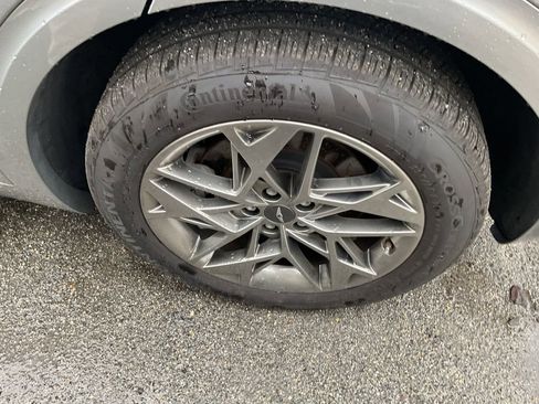 Used 2023 Genesis GV70 2.5T w/ Select Package image 6