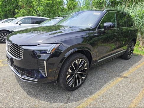 Used 2025 Volvo XC90 B5 Plus AWD/4WD image 1
