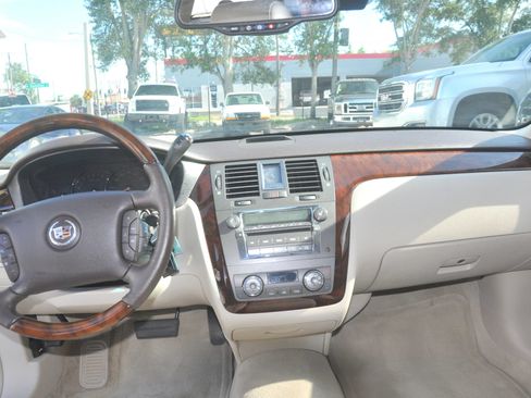 Used 2008 Cadillac DTS FWD image 38