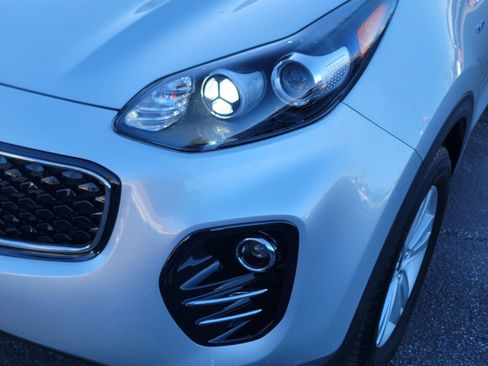 Certified 2019 Kia Sportage LX image 11
