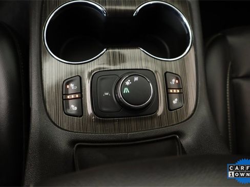 Used 2023 GMC Acadia SLT image 7