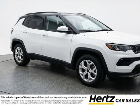 Used 2025 Jeep Compass Latitude AWD/4WD image 1