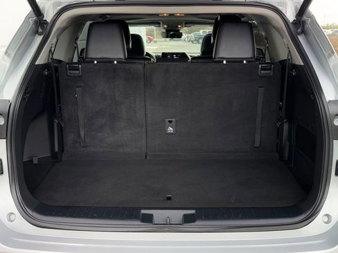 Used 2023 Toyota Highlander XLE image 17