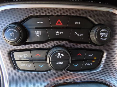 Used 2016 Dodge Challenger R/T Scat Pack w/ Leather Interior Group RWD image 12