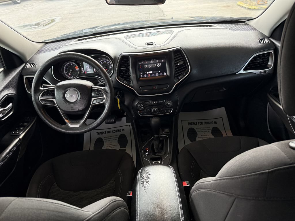 Used 2019 Jeep Cherokee Latitude w/ Popular Appearance Group FWD image 13