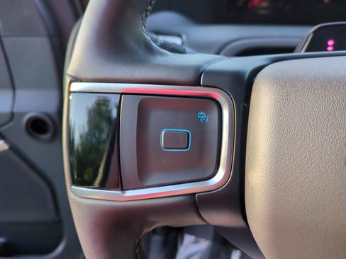 Certified 2025 Ford Expedition Active AWD/4WD image 18