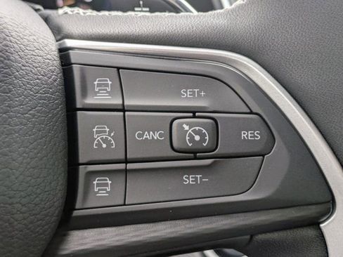 New 2025 Jeep Grand Cherokee Altitude image 23