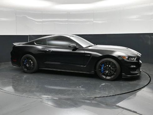 Certified 2017 Ford Mustang Shelby GT350 RWD image 4
