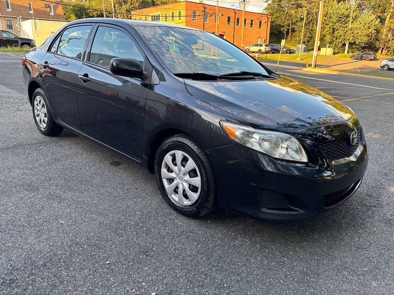 Used 2010 Toyota Corolla LE FWD image 3
