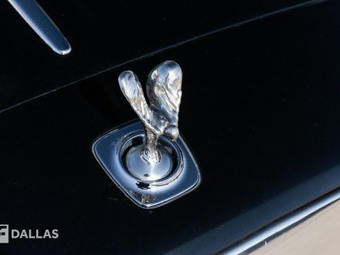 Used 2017 Rolls-Royce Wraith image 3