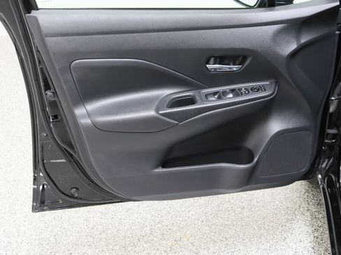 Used 2025 Nissan Versa SV FWD image 12