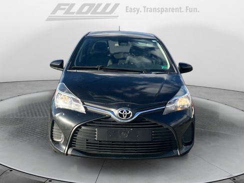 Used 2017 Toyota Yaris L image 2