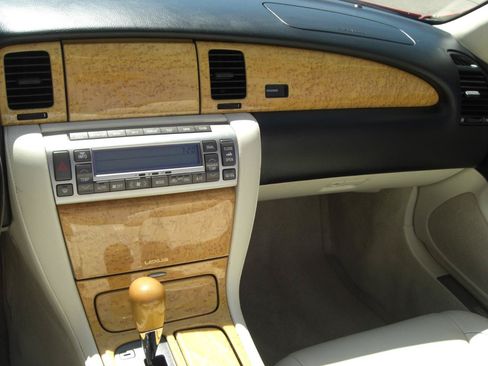 Used 2005 Lexus SC 430 Convertible RWD image 8