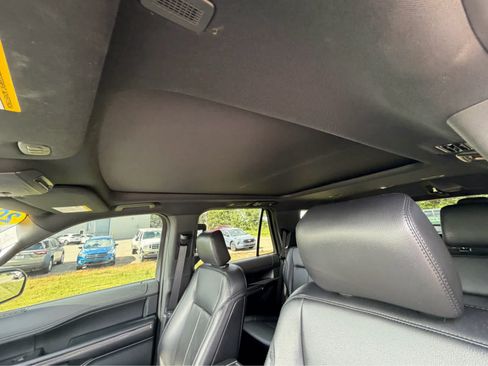 Used 2020 Ford Expedition XLT w/ Equipment Group 202A AWD/4WD image 26