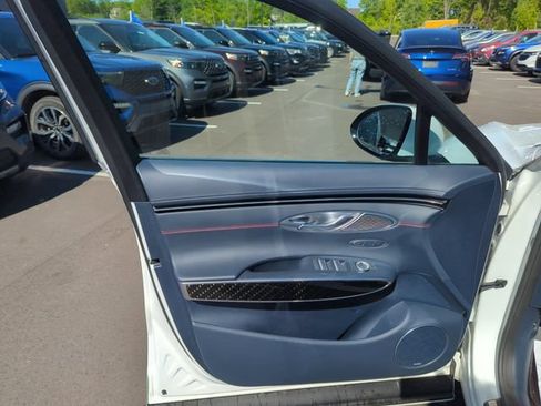 Used 2022 Genesis GV70 3.5T Sport w/ Sport Prestige Package AWD/4WD image 10