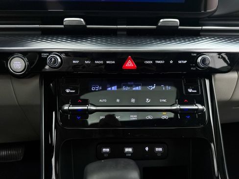 Certified 2023 Kia Carnival SX Prestige FWD image 29
