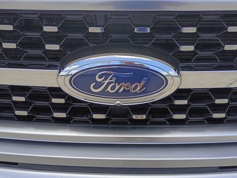 Used 2022 Ford F150 Platinum w/ Equipment Group 701A High AWD/4WD image 19