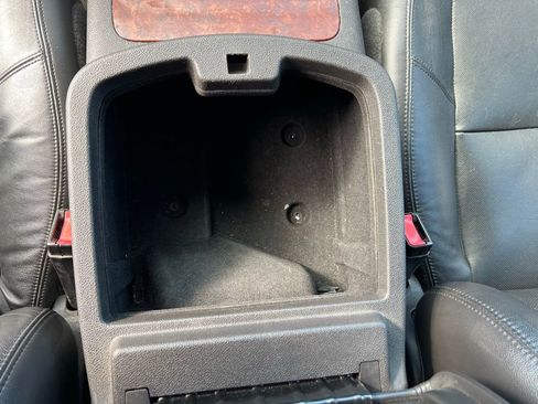 Used 2011 Chevrolet Avalanche LTZ image 29