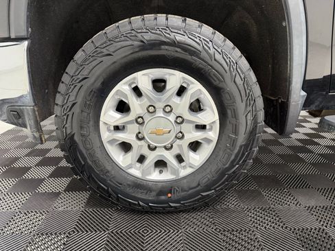 Used 2021 Chevrolet Silverado 2500 LTZ w/ LTZ Plus Package image 12