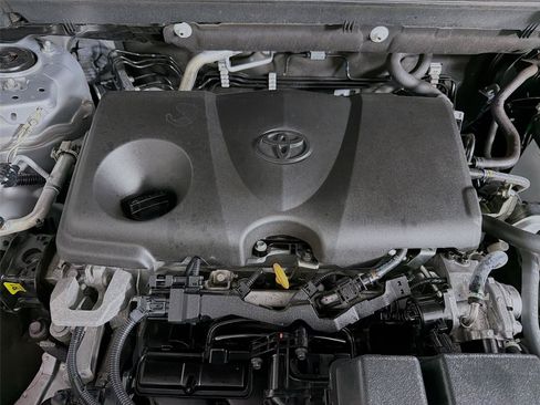 Used 2023 Toyota RAV4 XLE AWD/4WD image 31