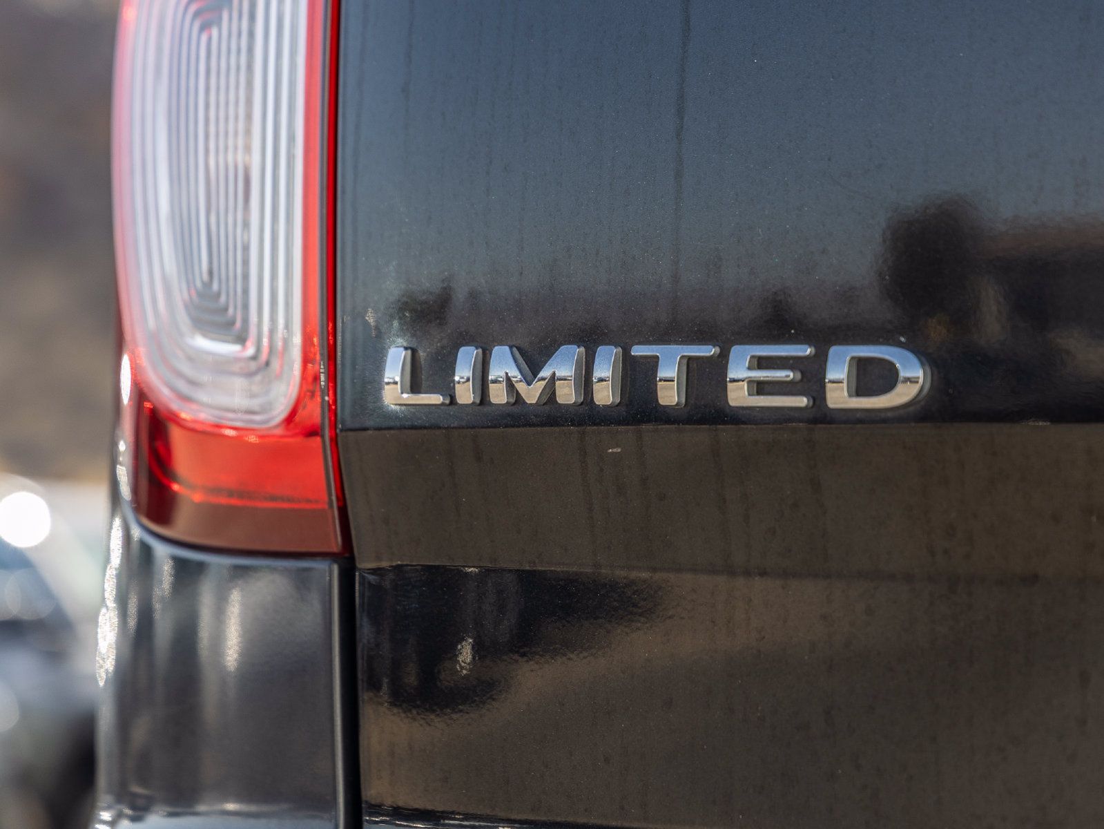 Used 2015 Ford Explorer Limited w/ Equipment Group 301A FWD image 6