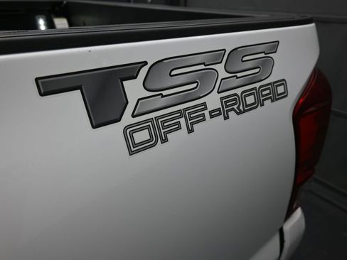 Used 2020 Toyota Tacoma SR w/ SR Convenience Package RWD image 2