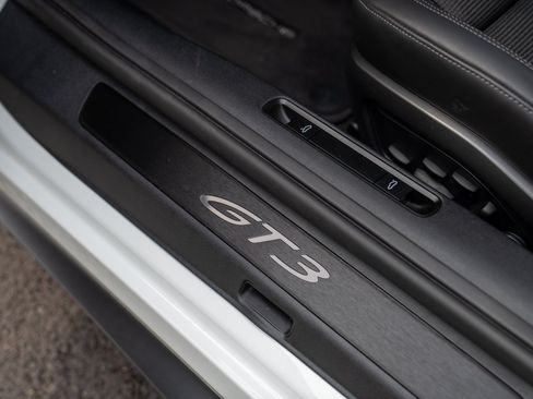 Used 2024 Porsche 911 GT3 RWD image 13
