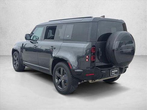 Used 2023 Land Rover Defender 110 X-Dynamic SE AWD/4WD image 6