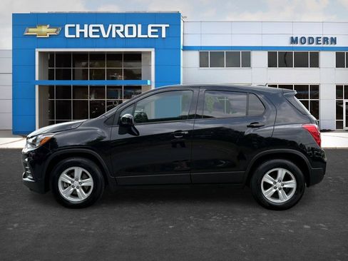 Used 2022 Chevrolet Trax LS w/ Tint and Cruise Package FWD image 2