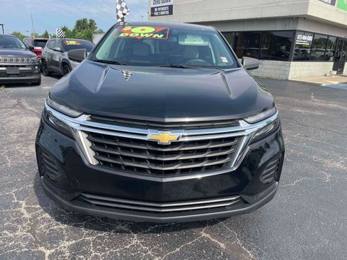 Used 2022 Chevrolet Equinox LS w/ LS Convenience Package FWD image 2