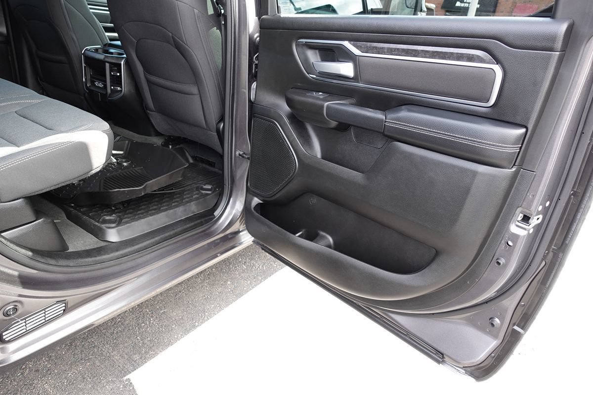 Used 2024 RAM 1500 Big Horn AWD/4WD image 28