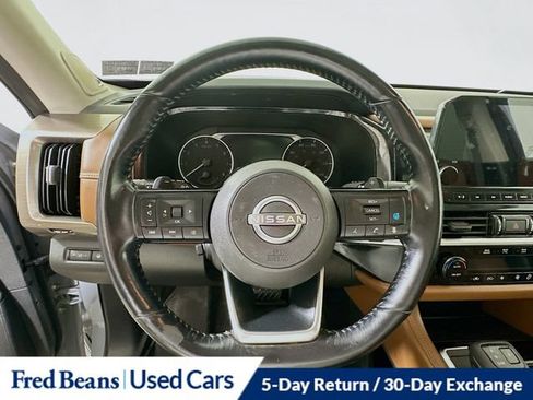 Used 2023 Nissan Pathfinder Platinum AWD/4WD image 16