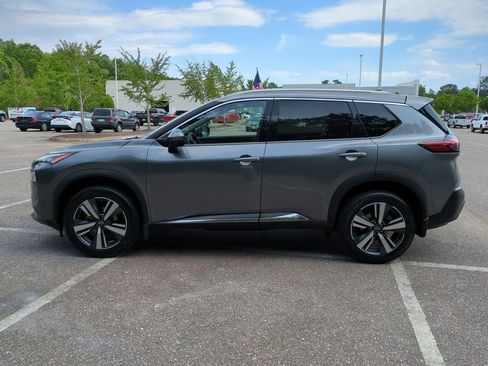 Used 2023 Nissan Rogue SL AWD/4WD image 7