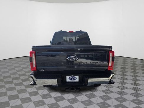 Used 2024 Ford F250 Lariat AWD/4WD image 10