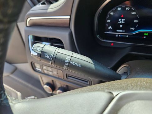 Used 2023 Chevrolet Tahoe LT w/ Luxury Package RWD image 14