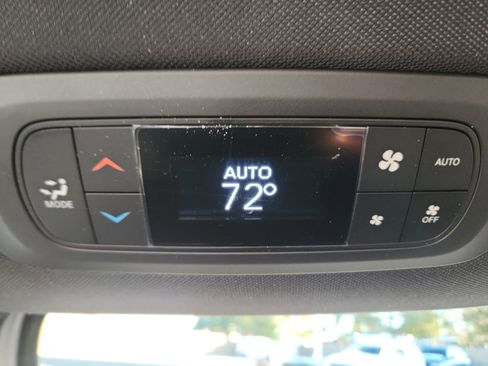 New 2026 Chrysler Pacifica Select image 33