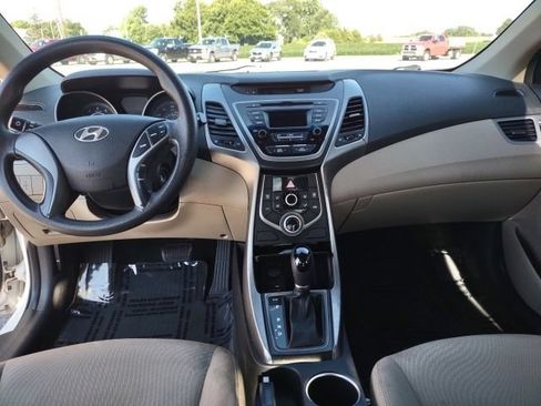 Used 2016 Hyundai Elantra SE FWD image 13