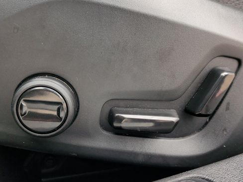 Used 2025 Volvo V60 B5 Cross Country Plus image 32