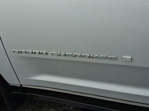 Certified 2025 Jeep Grand Cherokee Limited w/ Trailer Tow Package image 37