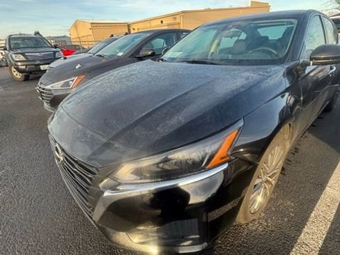 Used 2023 Nissan Altima 2.5 SV image 3