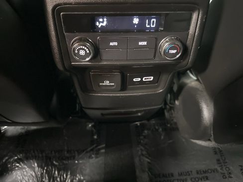 Used 2023 GMC Acadia SLT AWD/4WD image 33