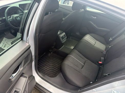 Used 2025 Honda Accord Sport image 9