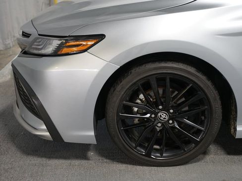 Used 2023 Toyota Camry XSE FWD image 5