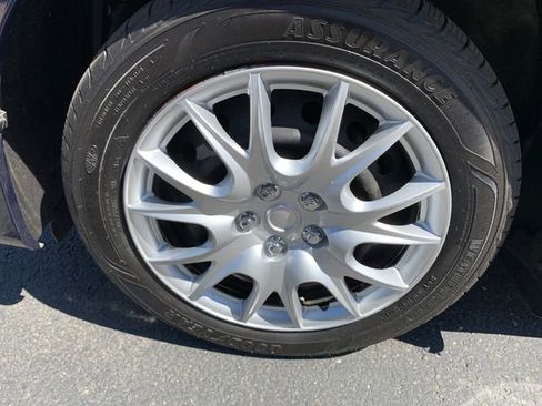 Used 2009 Toyota Matrix S image 9