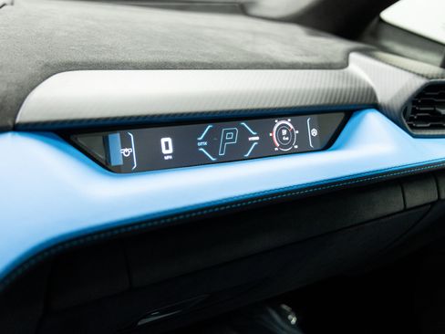 Used 2025 Lamborghini Revuelto image 38